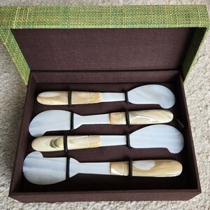 Elegant Cream and Brown Cheese Knife Set